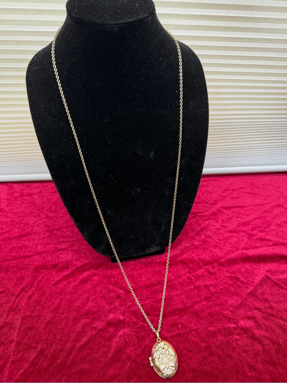 Vintage Gold-tone Floral Locket Pendant Necklace